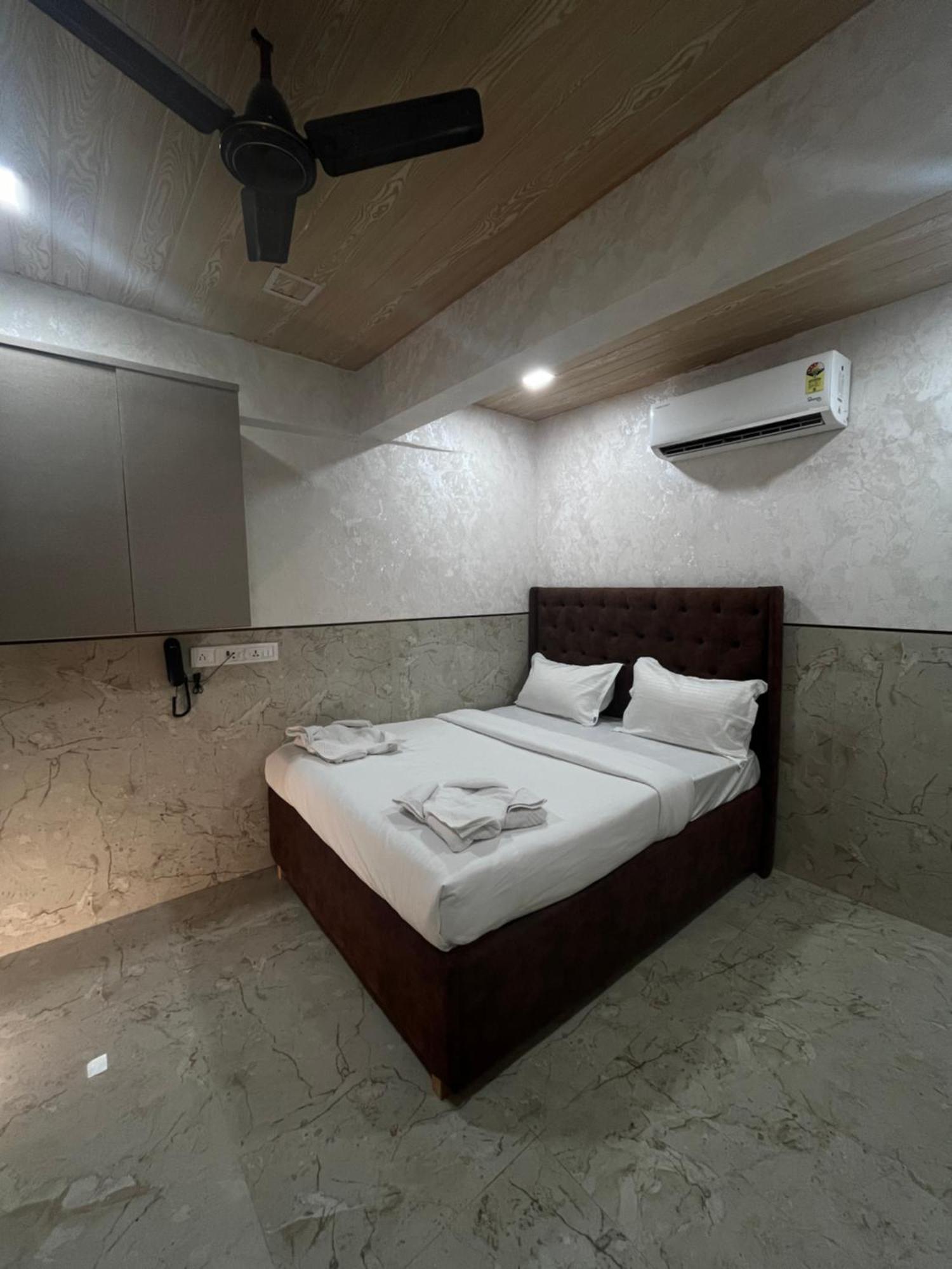 Hotel Newyork By Stayzy Rooms มุมไบ ห้อง รูปภาพ
