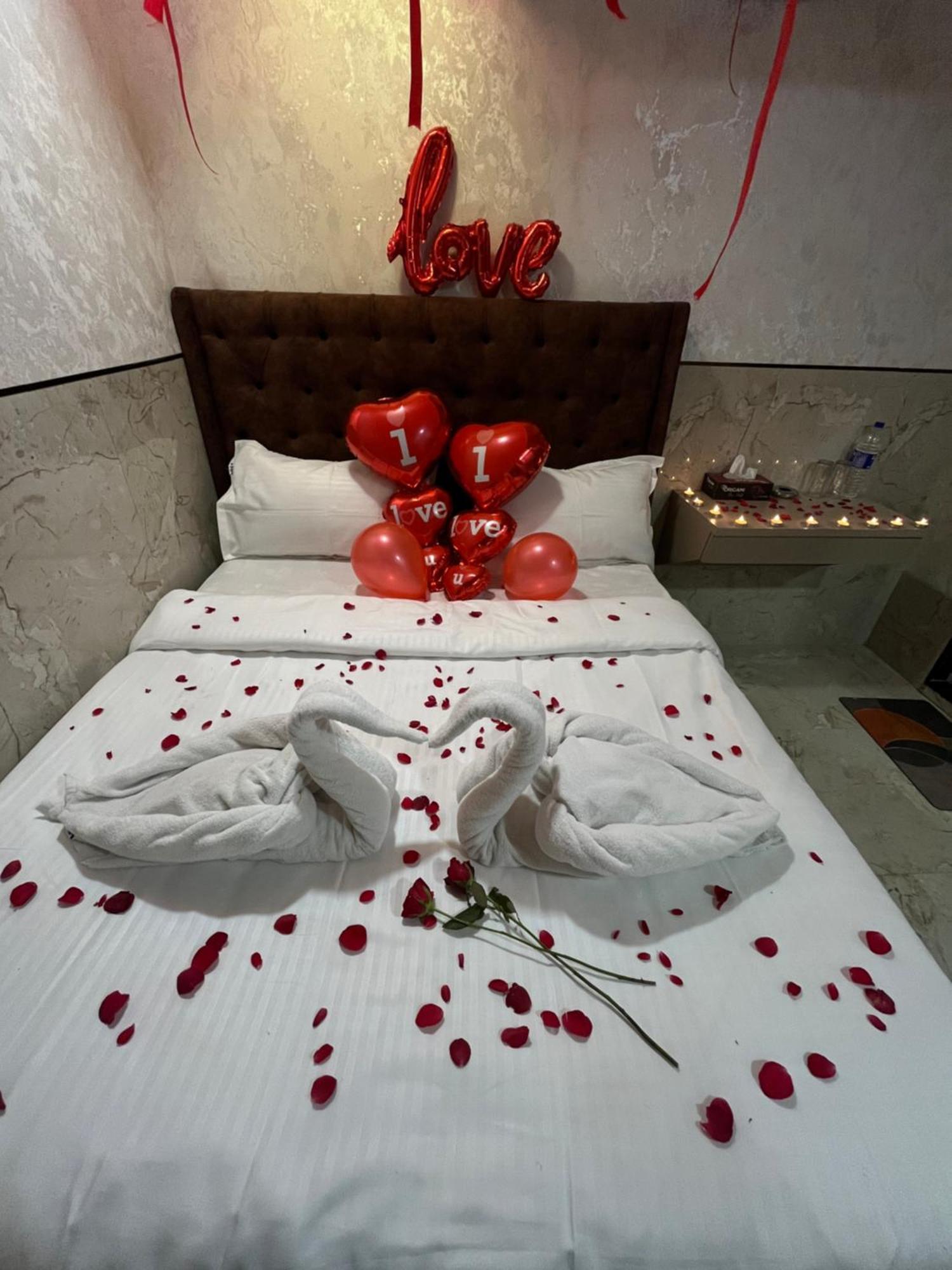 Hotel Newyork By Stayzy Rooms มุมไบ ภายนอก รูปภาพ