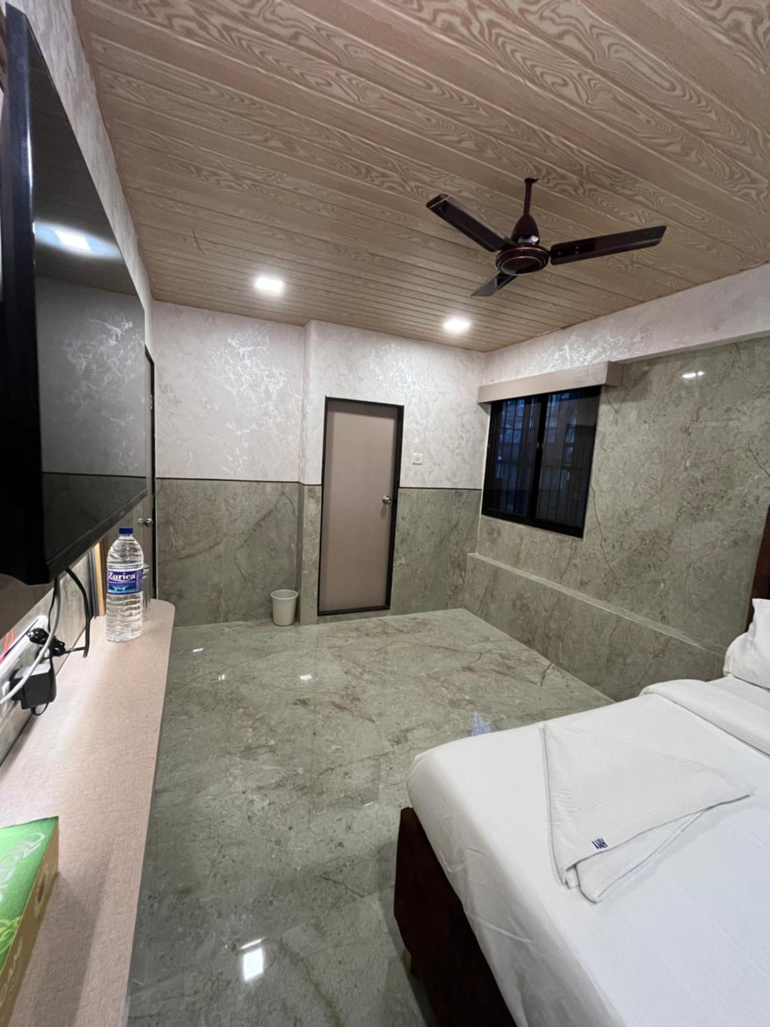 Hotel Newyork By Stayzy Rooms มุมไบ ห้อง รูปภาพ